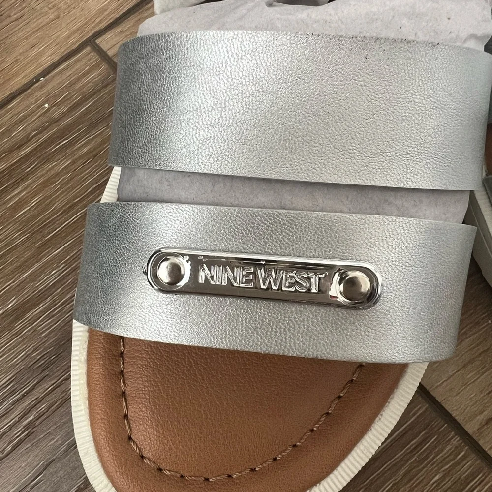 NWOB - Nine West - Hedy Silver Sandels‎